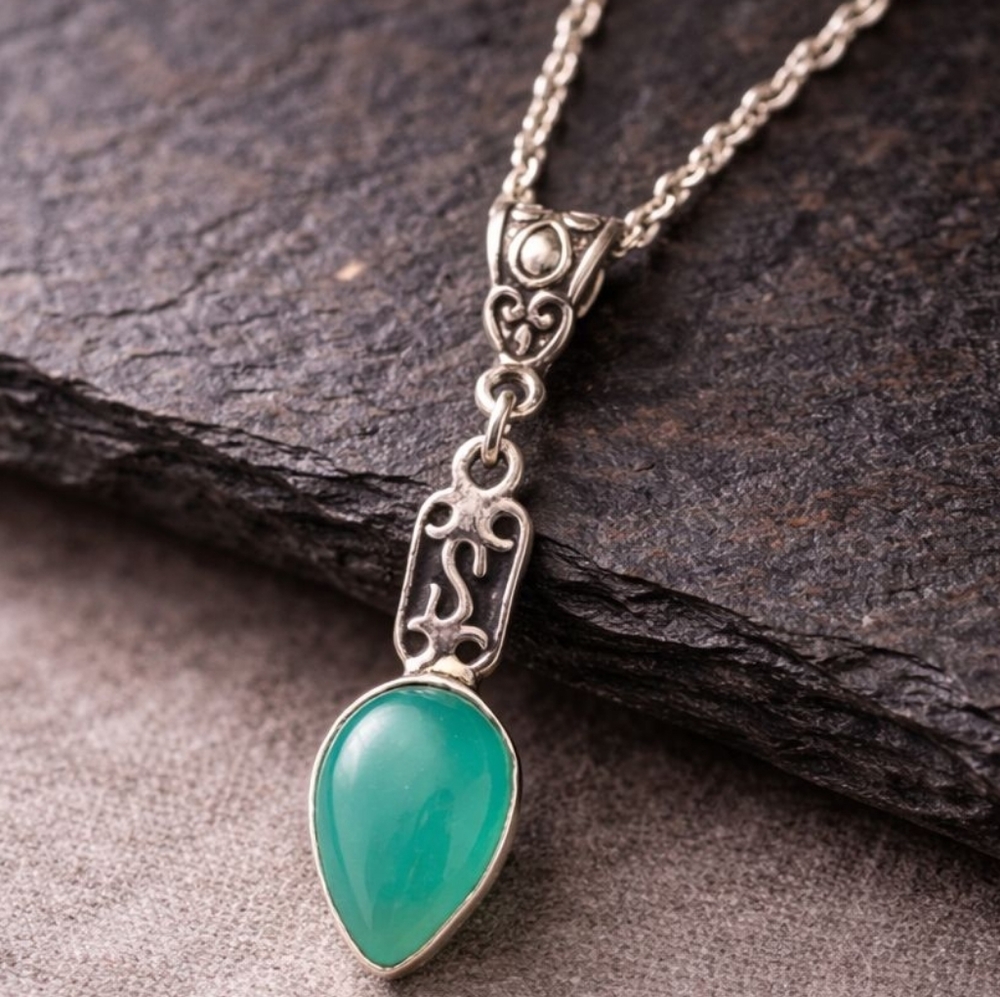 Elegant Silver Necklace with Chalcedony Stone Pendant